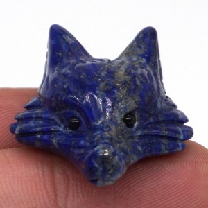 Pakabuko figūrėlė "Mėlynoji vilko galva 4" (Lapis lazuli kvarco kristalas, 34 x 25 x 11 mm)