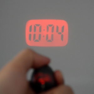 Projekcinis laikrodis žadintuvas "Nuostabūs skaičiai"