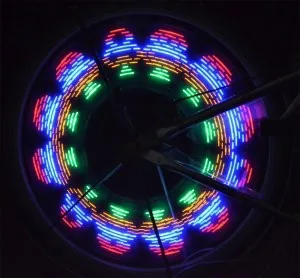 32 LED programuojamos dviračio šviesos "Šviesos muzika"