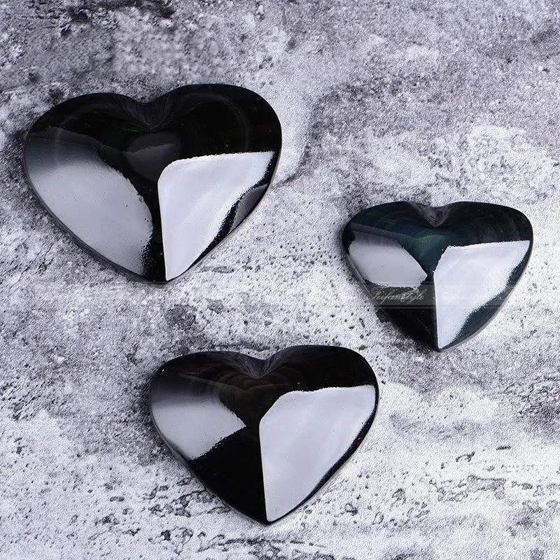 Figūrėlė "Juodoji širdelė" (4 cm, vaivorykštinis obsidianas)