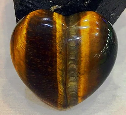 Figūrėlė "Gražioji širdelė" (kvarco kristalas, 5 cm)