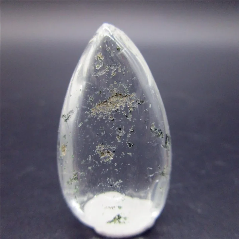 Mineralas su inklūzais "Skaidrusis kiaušinis" (chloritas, 8 g)