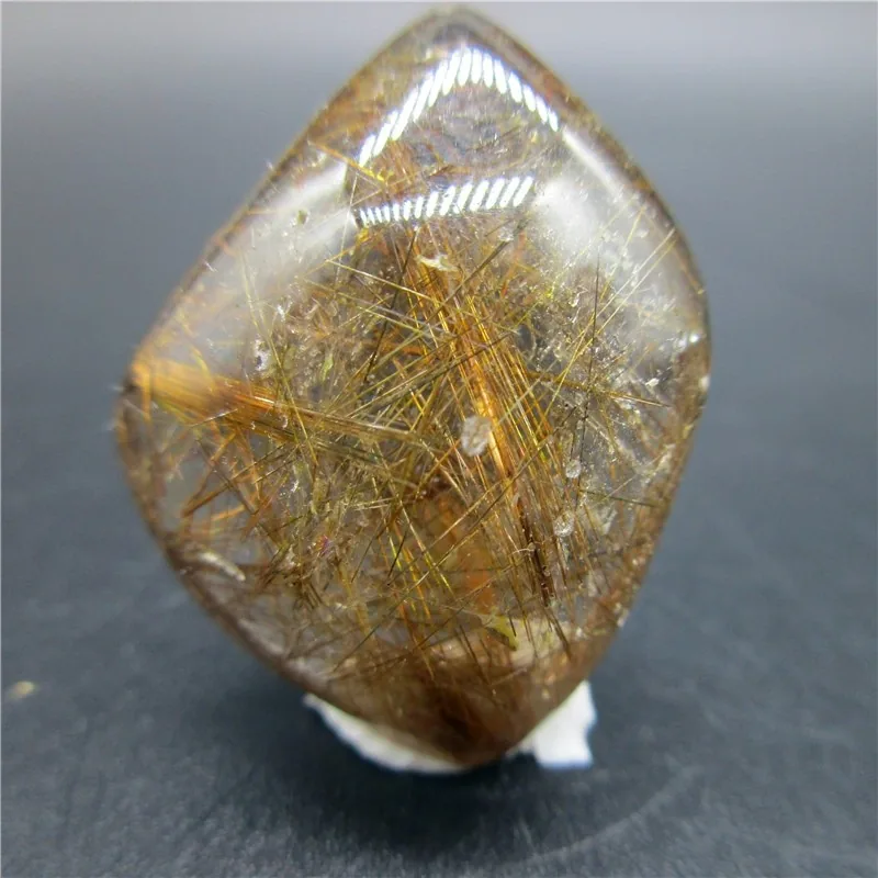 Mineralas su inkliūzais "Skaidrusis lašas 2" (chloritas, 8 g)