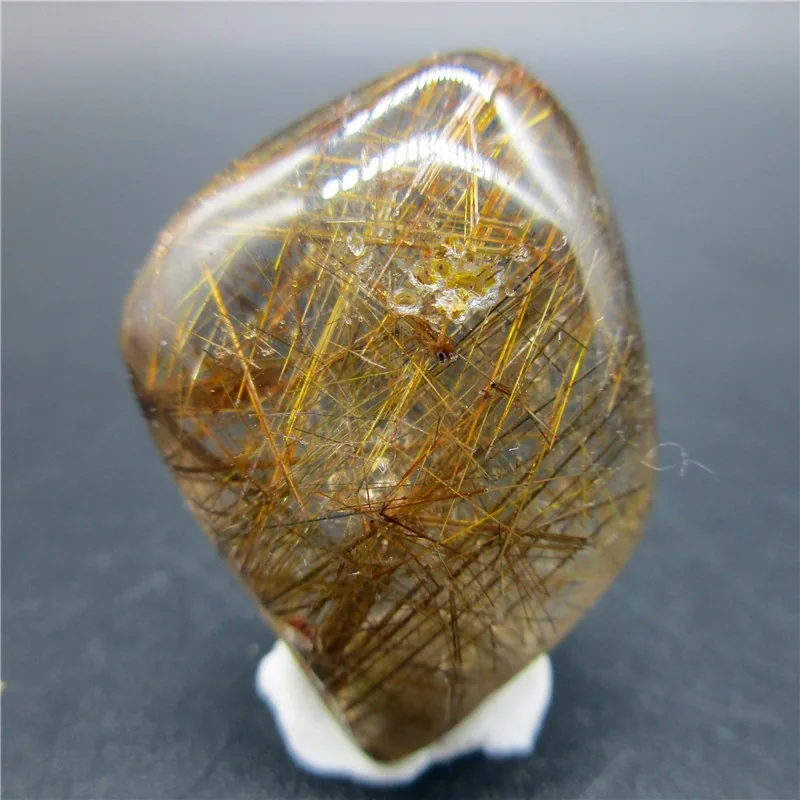 Mineralas su inkliūzais "Skaidrusis lašas 2" (chloritas, 8 g)