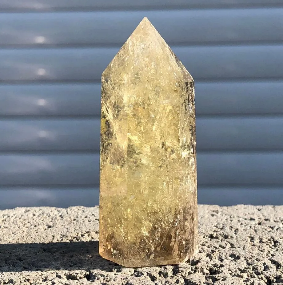 Natūralus mineralas "Geltonasis obeliskas 2" (citrino