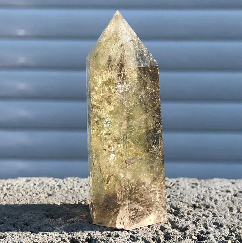 Natūralus mineralas "Geltonasis obeliskas 2" (citrino