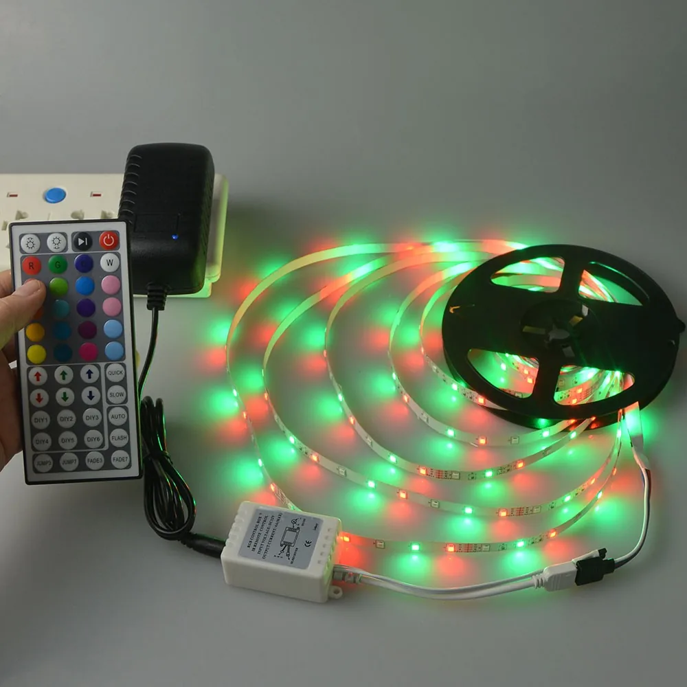 300 LED apšvietimo sitema "Spalvų simfonija 2"