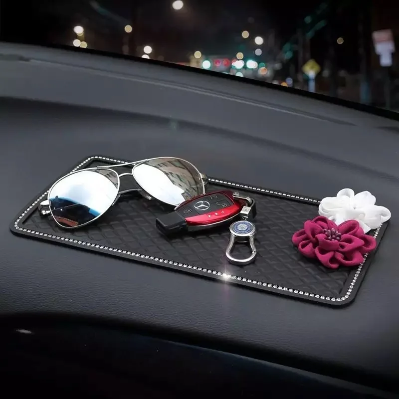 Neslystantis kilimėlis automobiliui "Aukščiausia klasė 17" (30