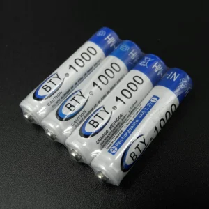 4 įkraunamos 1000 mAh AAA baterijos